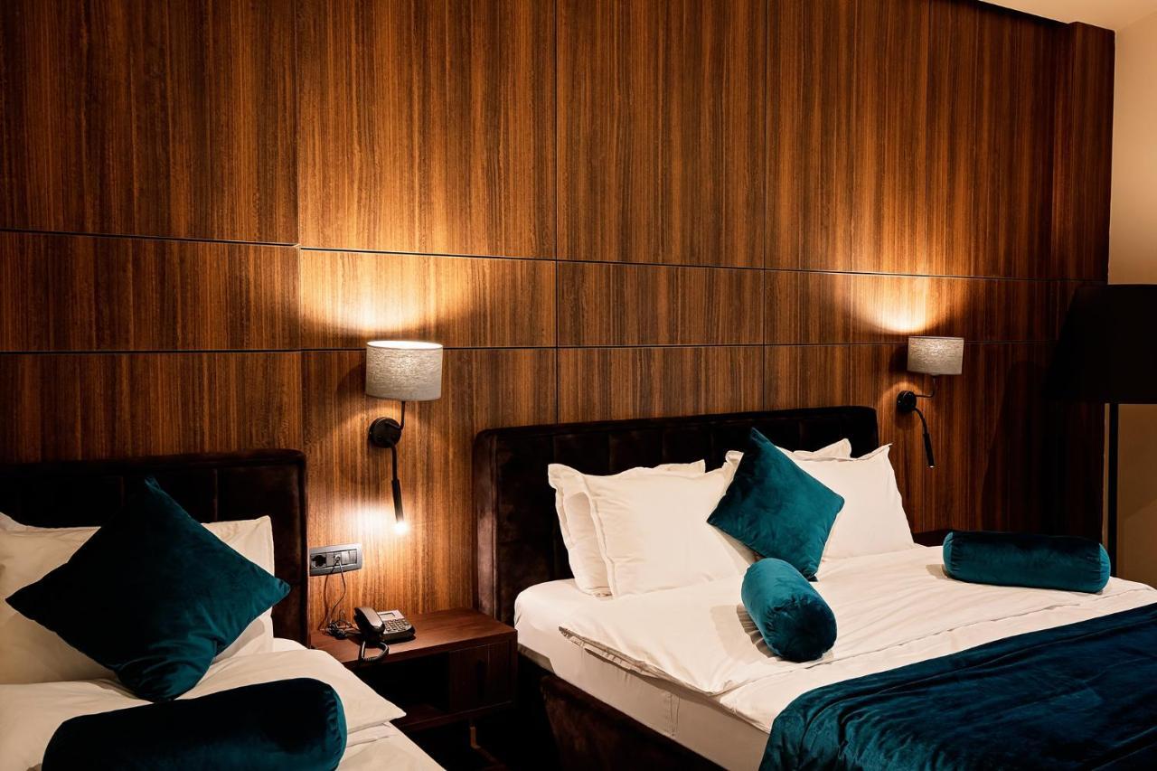Premium Park Hotel Призрен Экстерьер фото