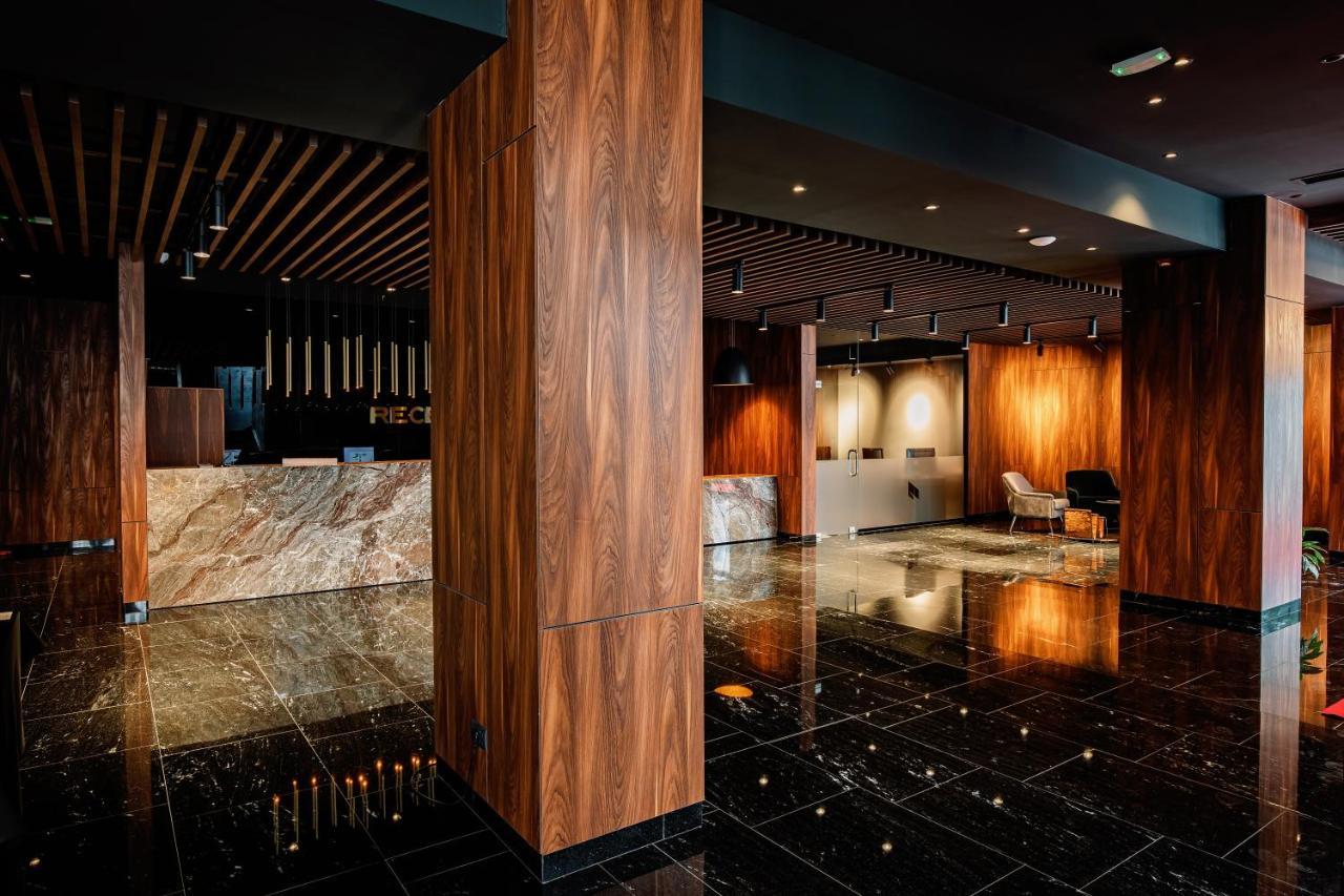 Premium Park Hotel Призрен Экстерьер фото