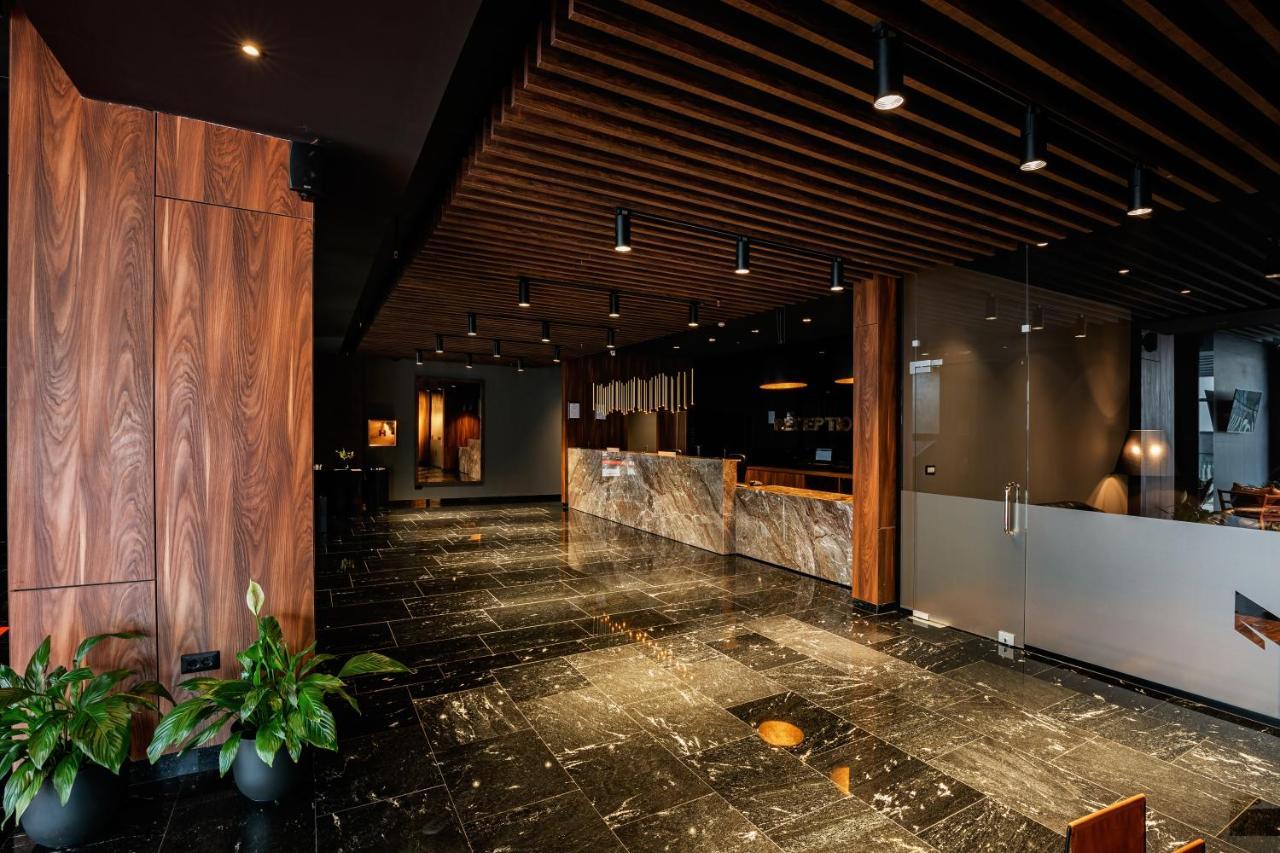 Premium Park Hotel Призрен Экстерьер фото
