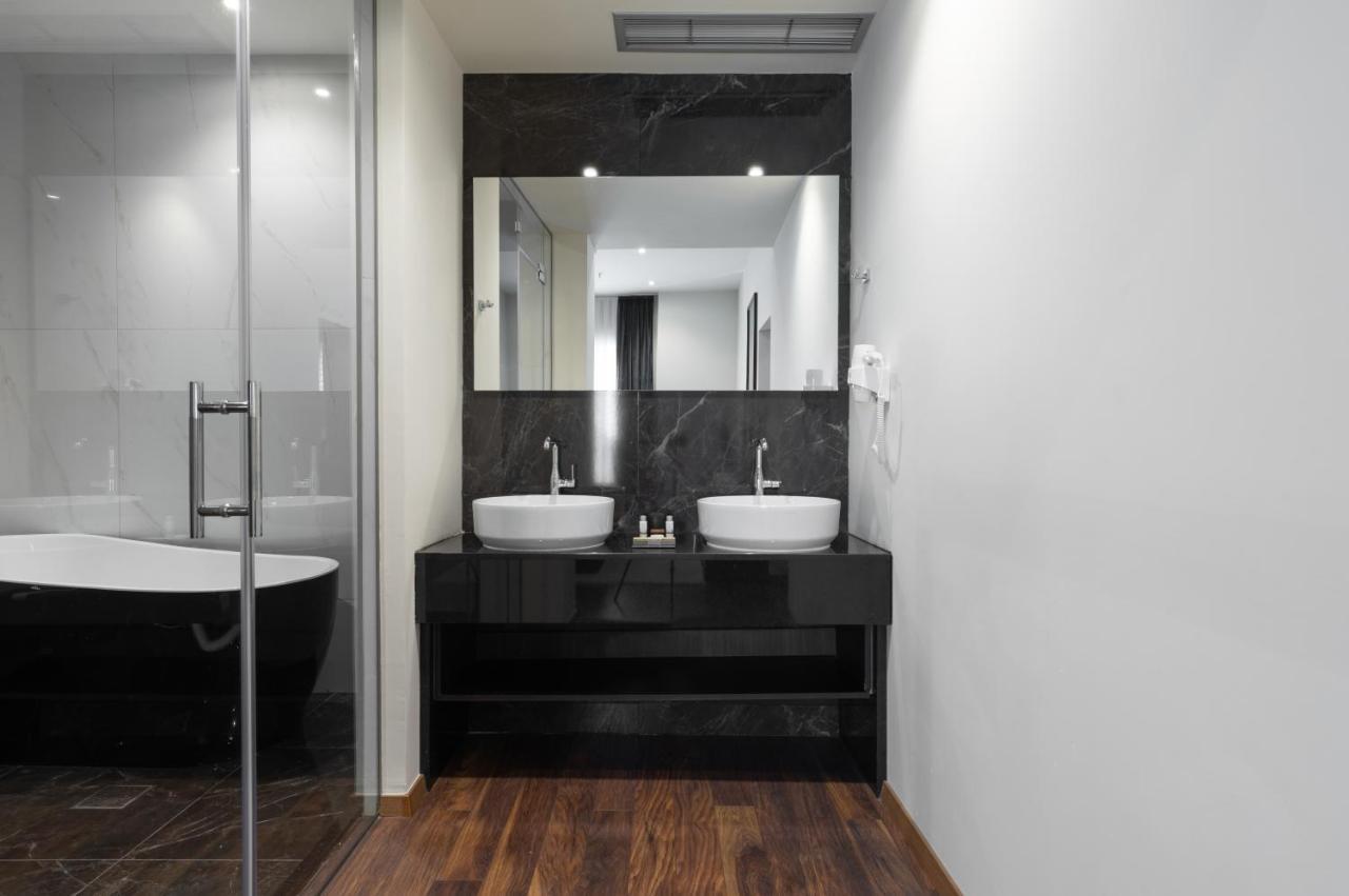 Premium Park Hotel Призрен Экстерьер фото