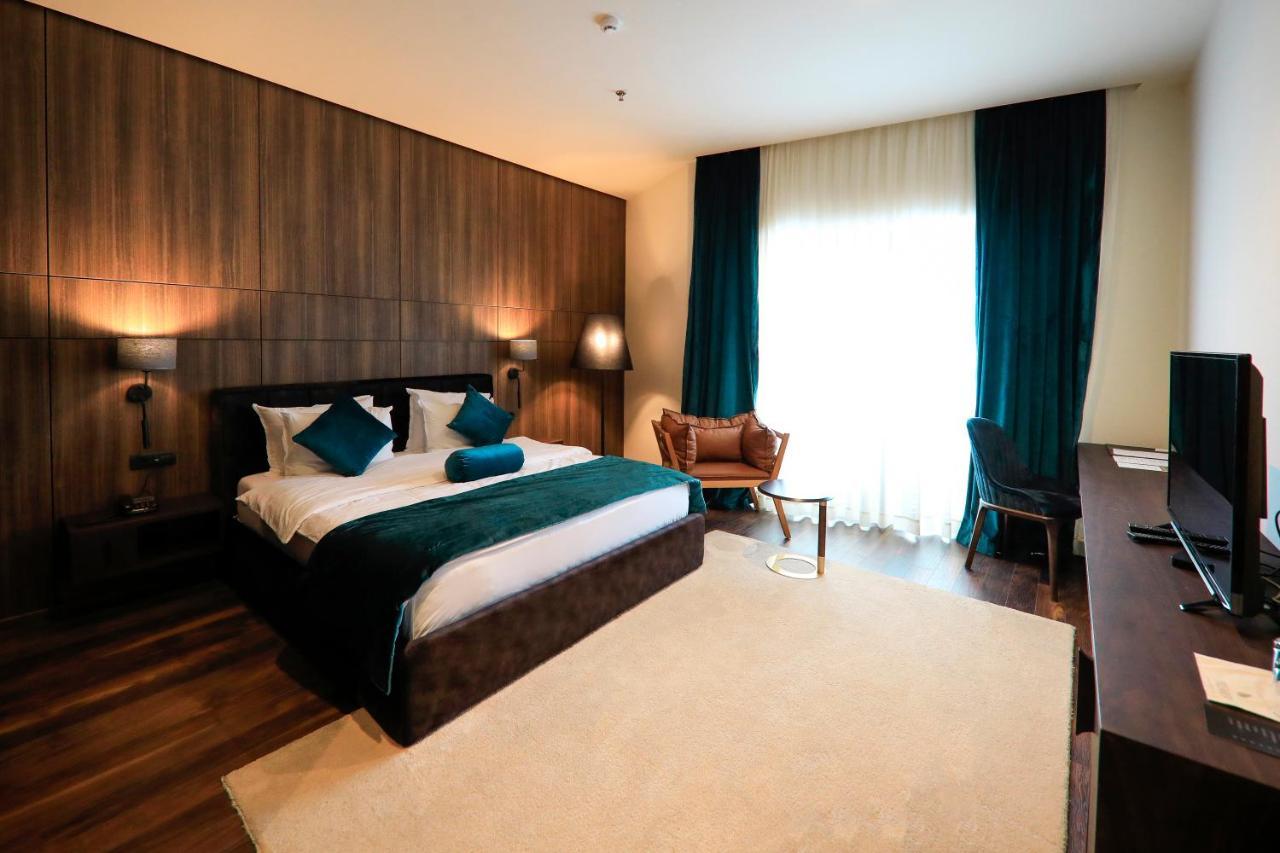 Premium Park Hotel Призрен Экстерьер фото