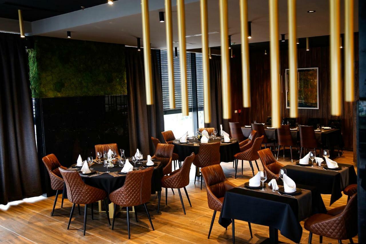 Premium Park Hotel Призрен Экстерьер фото